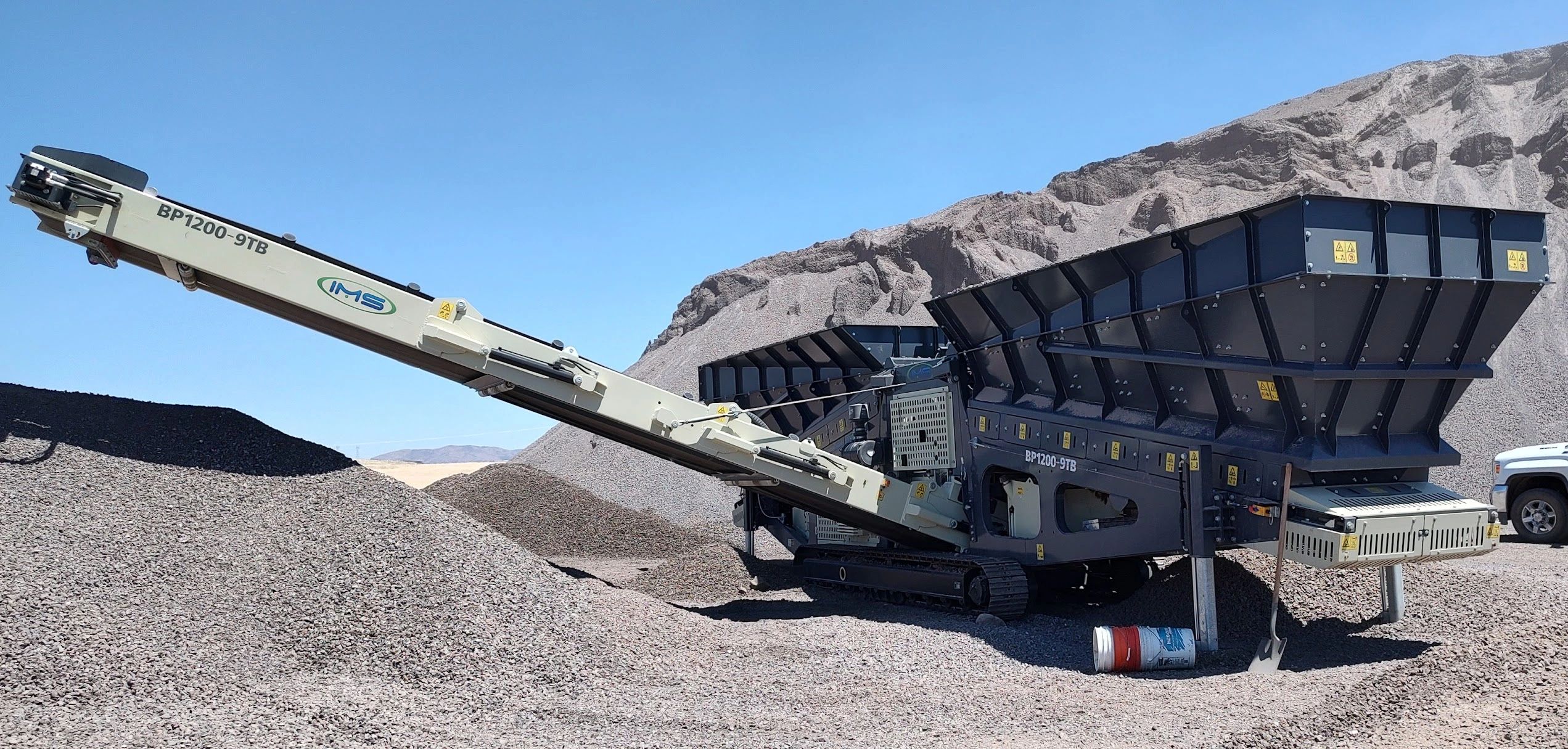 Portafill tracked screening crushing equipment